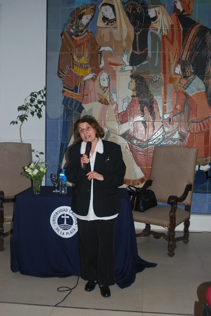 23 de abril Conferencia de la Dra. Hilda Molina