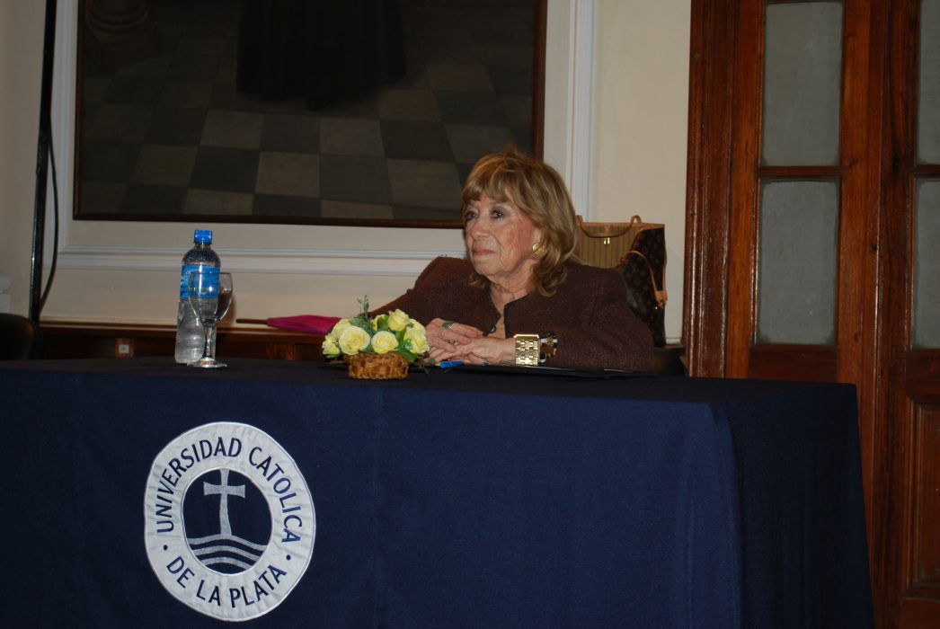 Fanny Mandelbaum en la Facultad de Humanidades