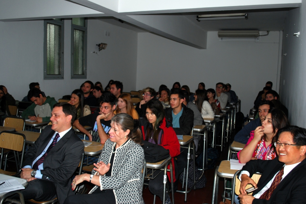 El Embajador Lien Sheng Huang visitó la UCALP