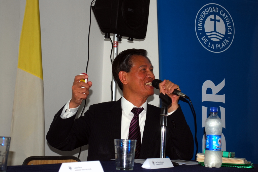 El Embajador Lien Sheng Huang visitó la UCALP