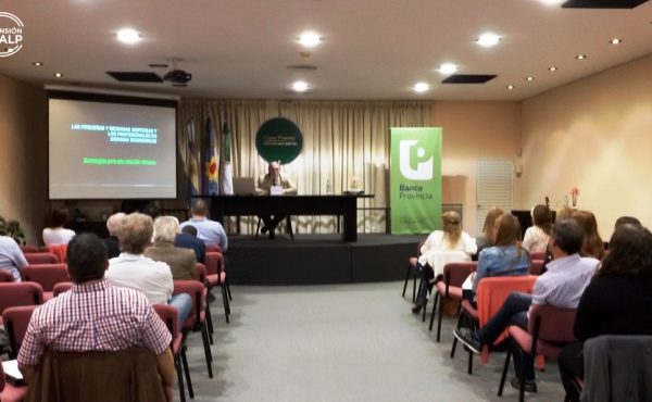 Sede Bernal: Alumnos de la carrera de Contador Público presentes en La Pyme Hoy