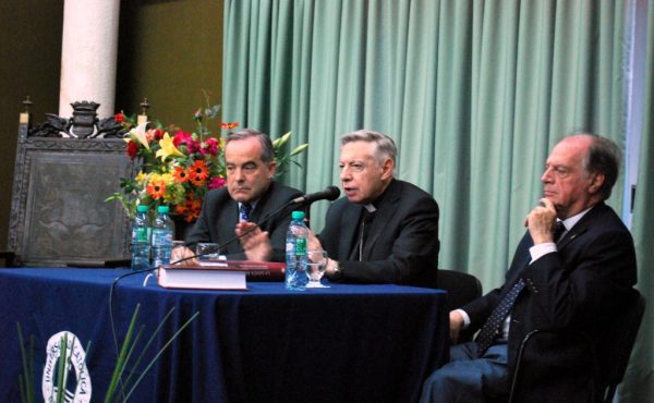 Se presentó la 3° edición de la Santa Biblia de la Editorial UCALP