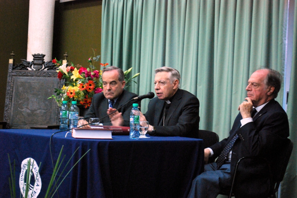 Se presentó la 3° edición de la Santa Biblia de la Editorial UCALP