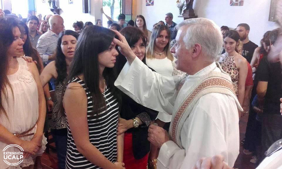  Alumnos de la Sede Bernal celebraron sacramentos