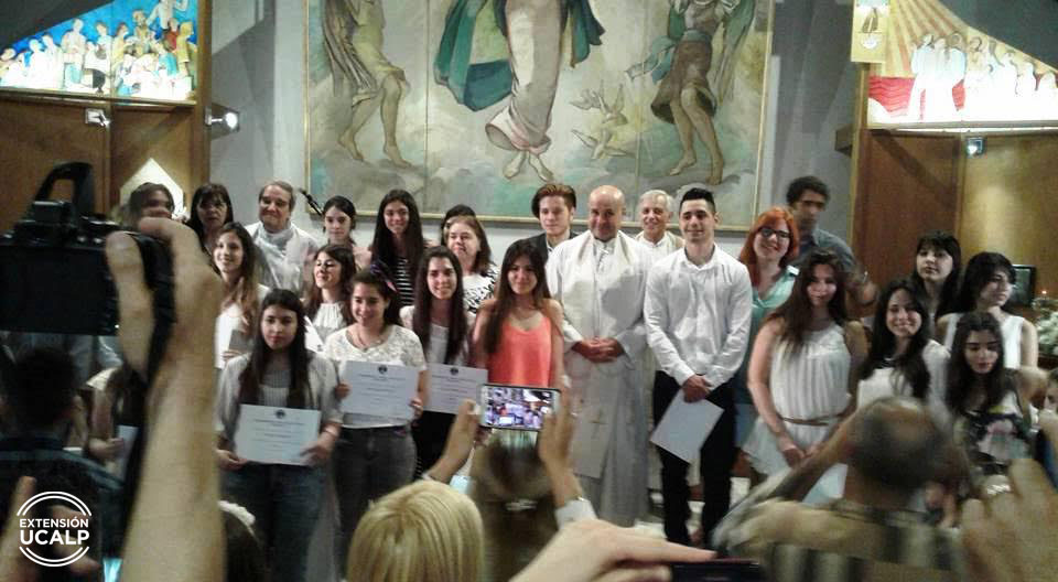  Alumnos de la Sede Bernal celebraron sacramentos