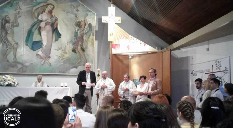  Alumnos de la Sede Bernal celebraron sacramentos