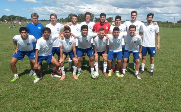 El equipo de fútbol de la UCALP marcha invicto