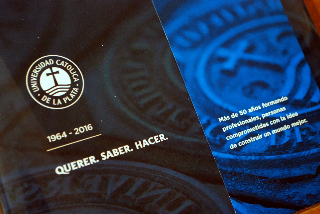 La UCALP presentó su primer libro institucional