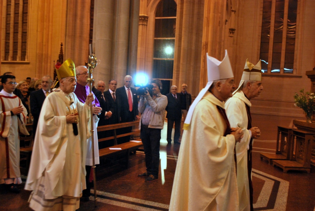 Monseñor Héctor Aguer celebró las Bodas de Plata Episcopales