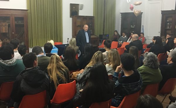 Conferencia “Sobre los orígenes de La Plata”