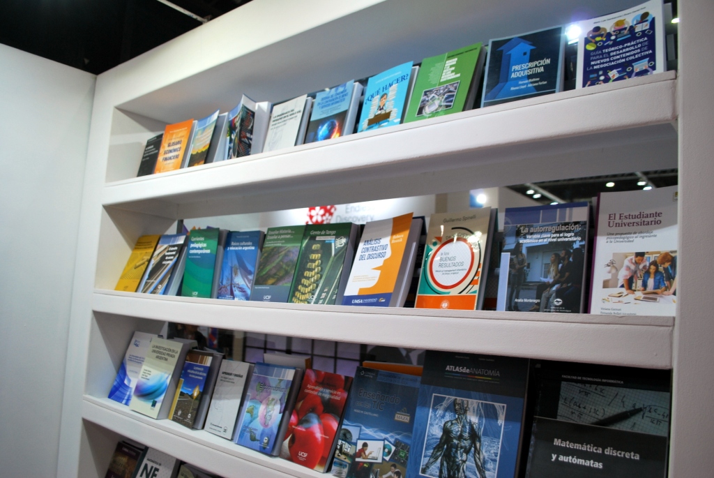 La UCALP en la Feria Internacional del Libro
