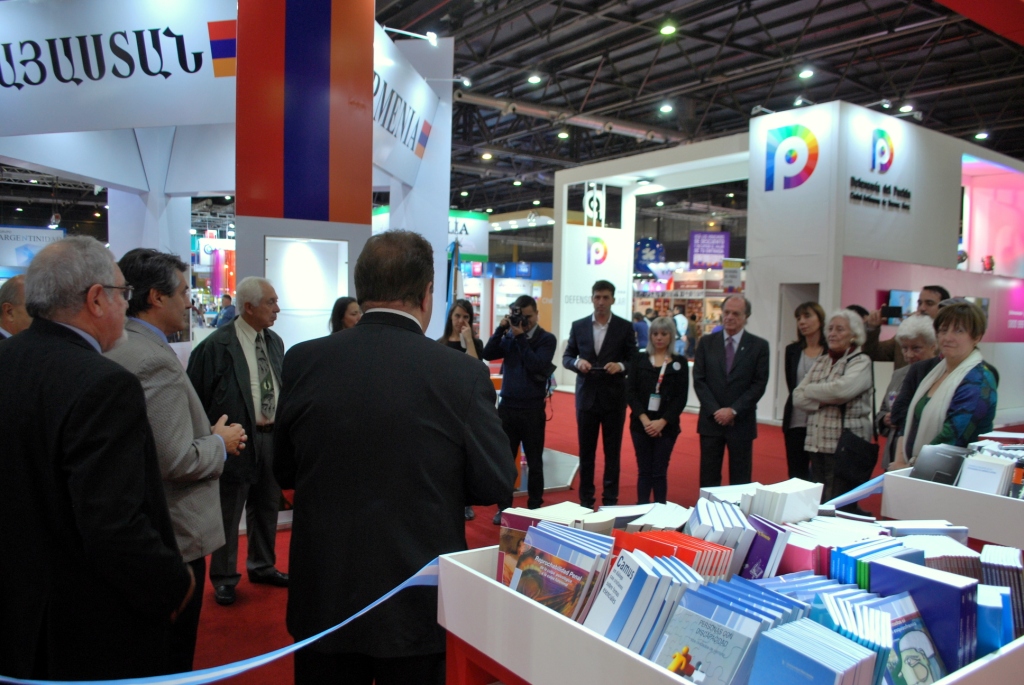 La UCALP en la Feria Internacional del Libro