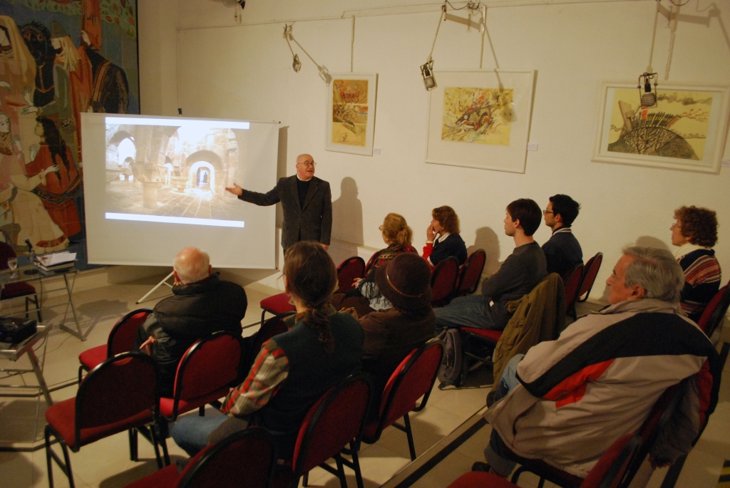 Se realizó la conferencia sobre “Arte Románico”