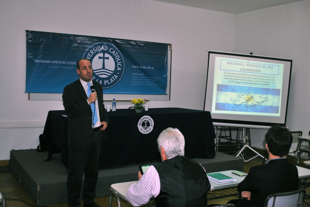Se presentó en la UCALP un libro sobre Malvinas