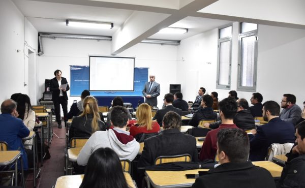 Charla sobre Crimen Organizado