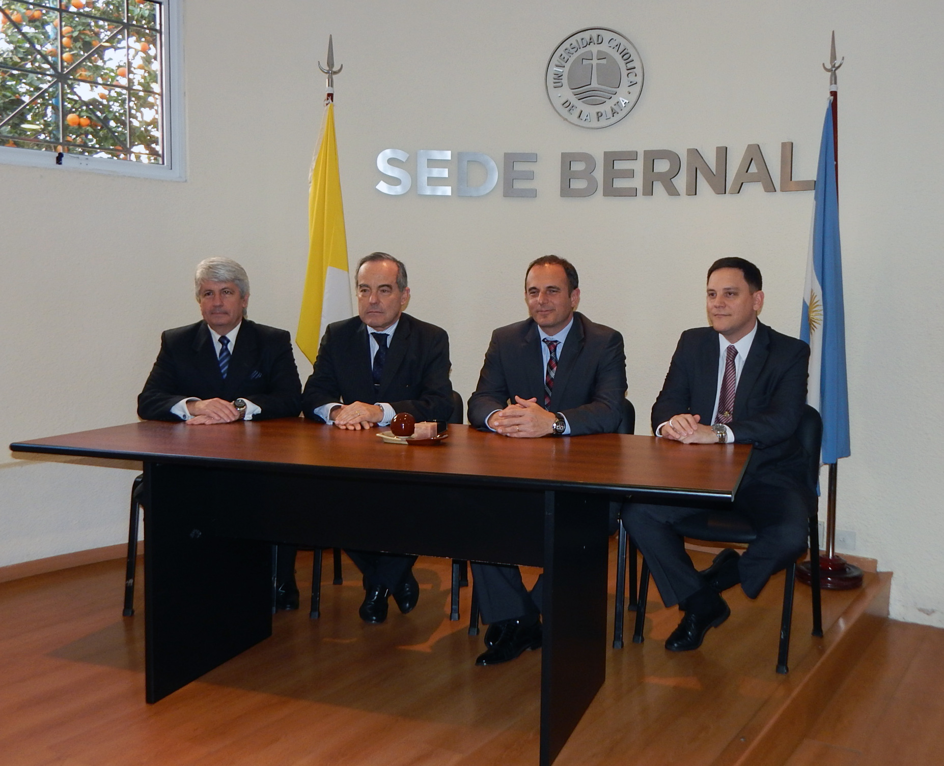 Visita de autoridades de la UCALP a la Sede Bernal (6)