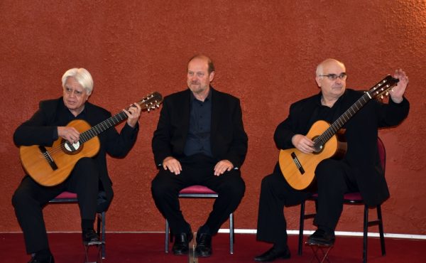 El Trío Cruz del Sur se presentó en la UCALP