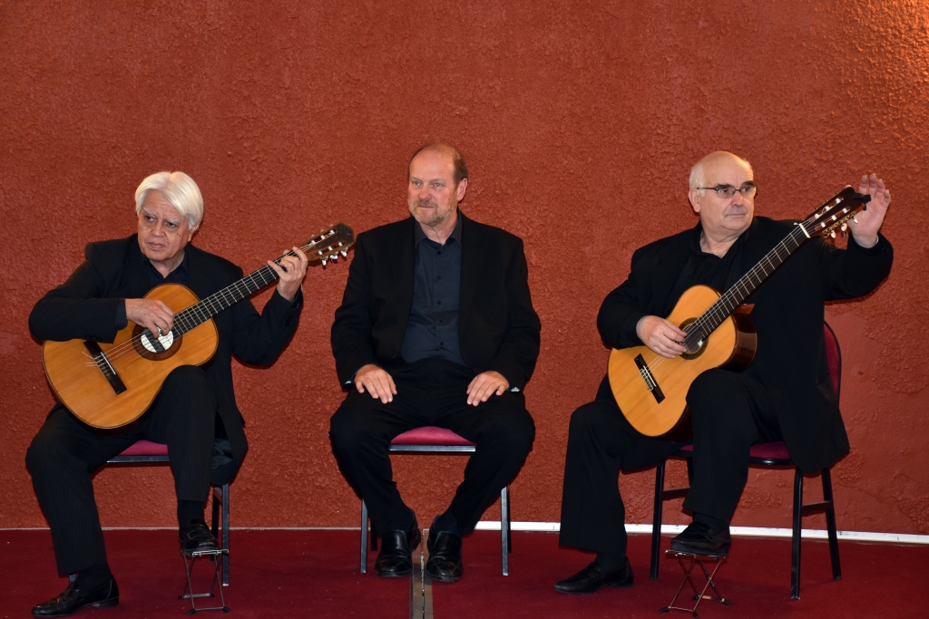 El Trío Cruz del Sur se presentó en la UCALP