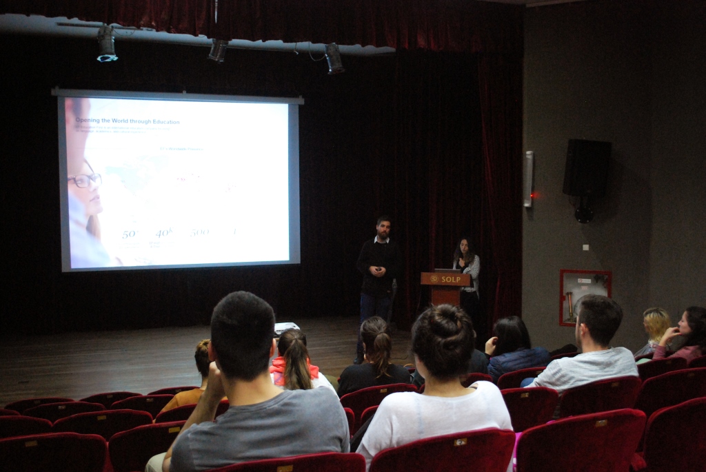 Estrategias para posicionar tu carrera en el extranjero