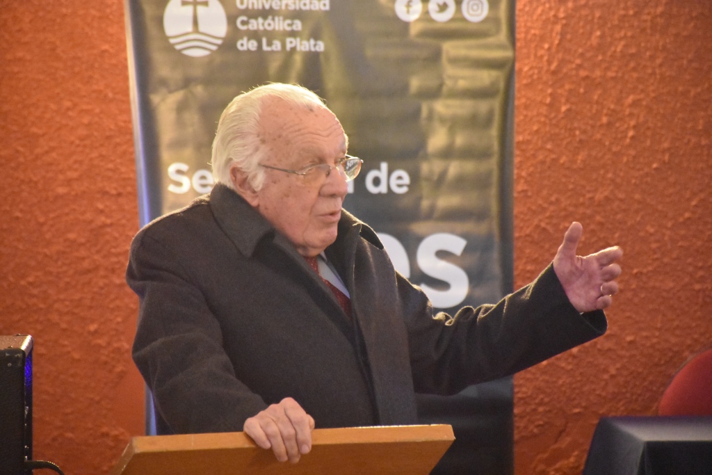 Comenzó el Curso Análisis Científico sobre las Teorías de la Evolución 