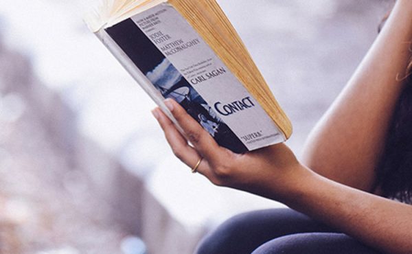 4 razones por las que deberíamos leer más libros