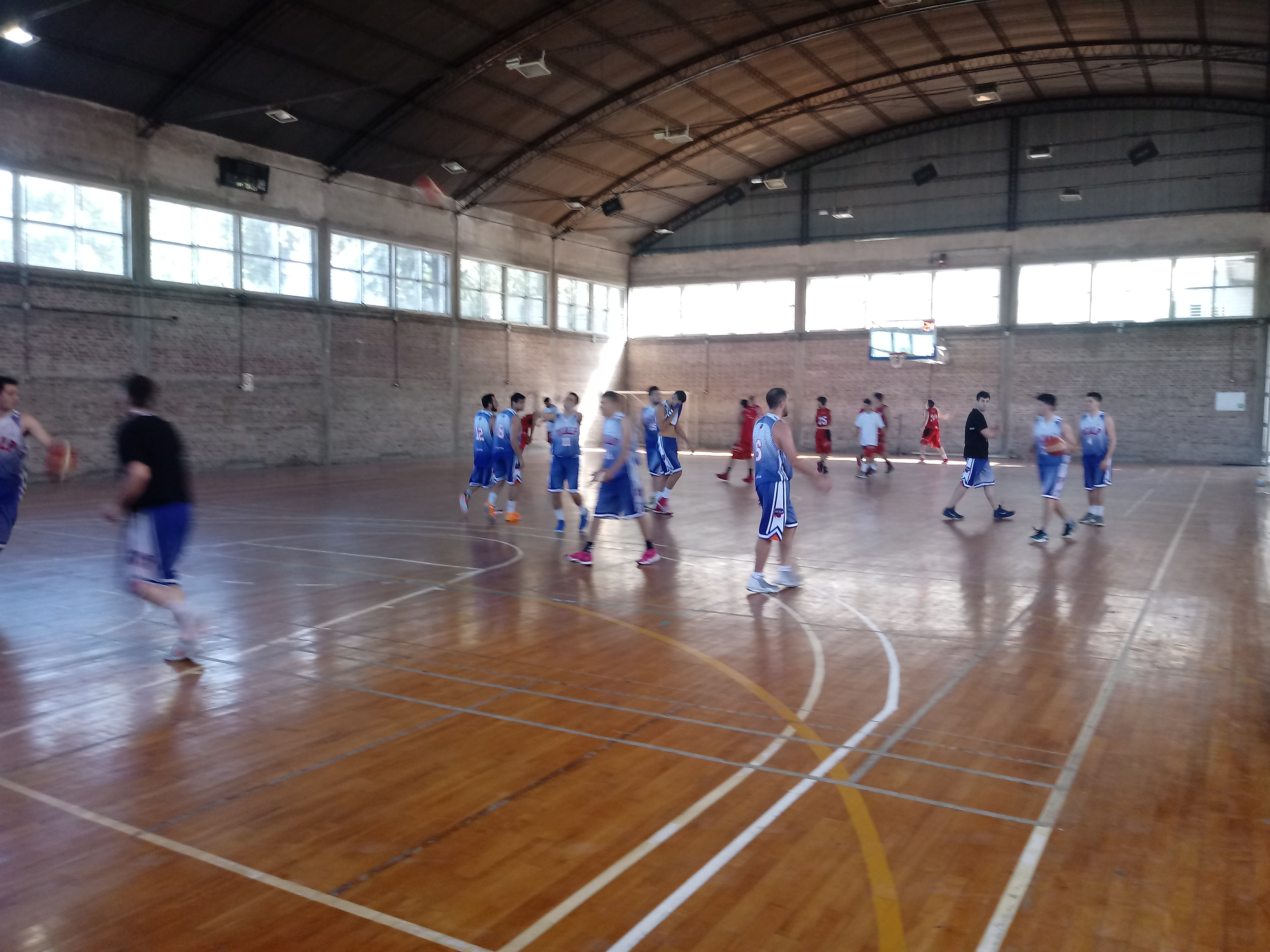 El equipo de básquet se consagró campeón (10)