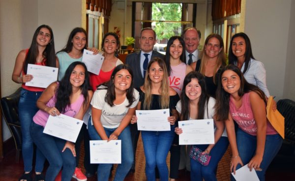 Reconocimiento al equipo de Hockey de la UCALP