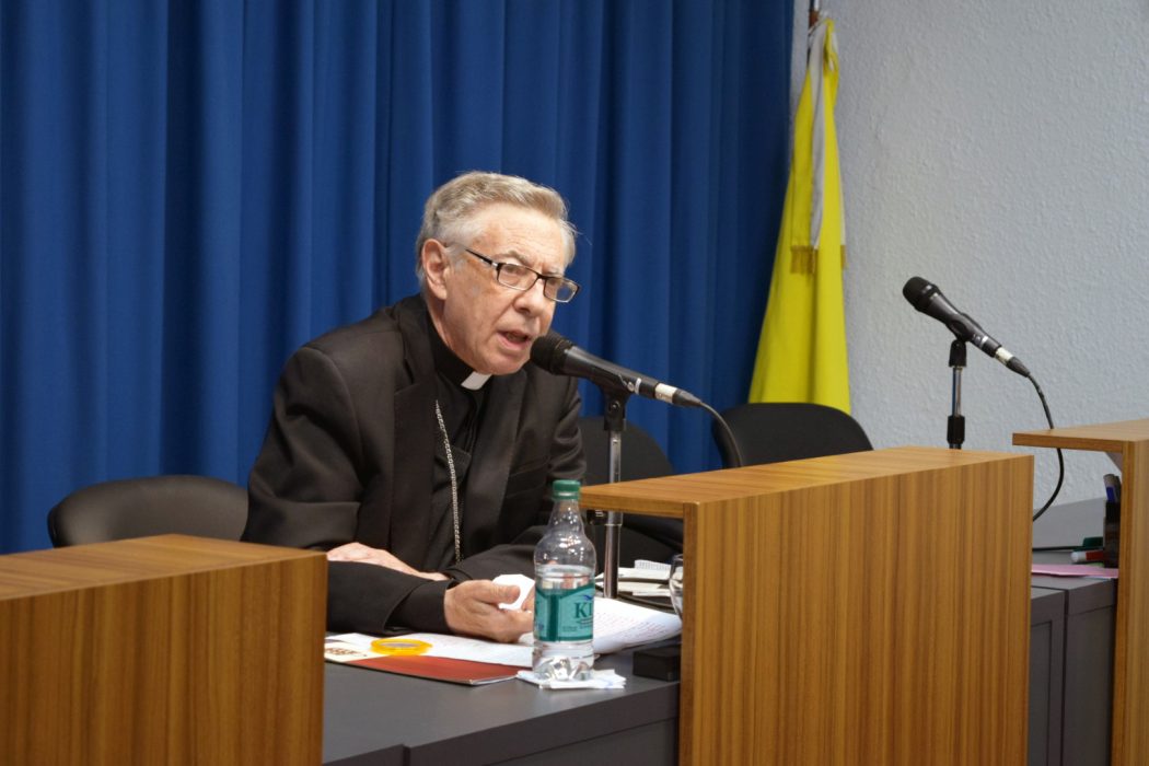 Se presentó el libro La Educación en clave católica de Monseñor Aguer (7)