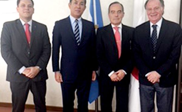 Visita de autoridades de la UCALP a la Embajada del Japón