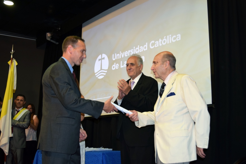 Acto de colación de la Facultad de Ciencias Económicas y Sociales