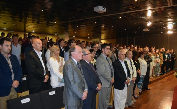 Entrega de diplomas de la Facultad de Ciencias Económicas y Sociales