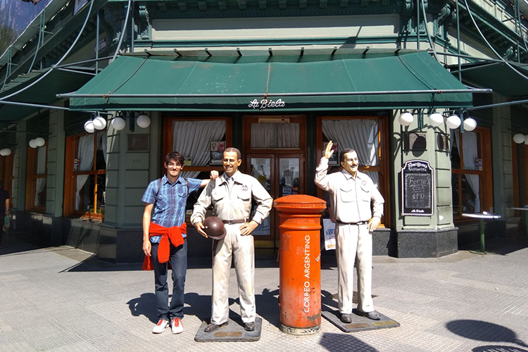 Otro estudiante español, de visita en La Plata