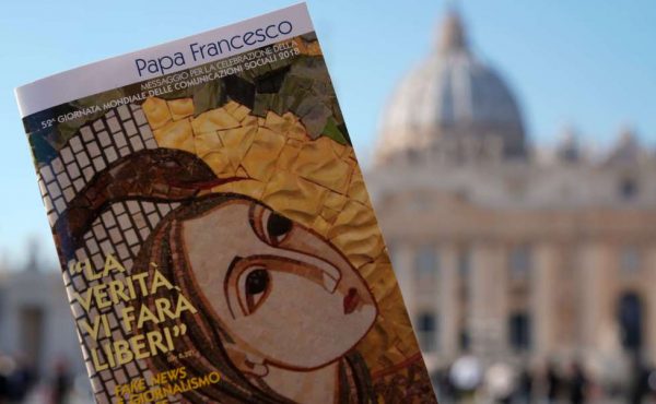 “La verdad os hará libres” (Jn 8, 32). Fake news y periodismo de paz