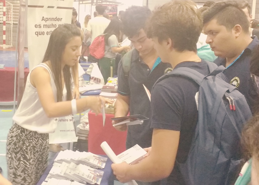 La Sede Bernal participó de ferias universitarias