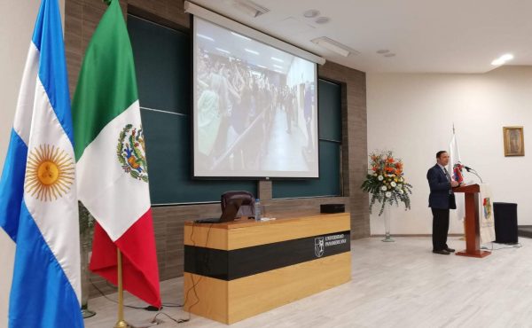 Docente de la UCALP dictó cursos y participó en importante evento, en México