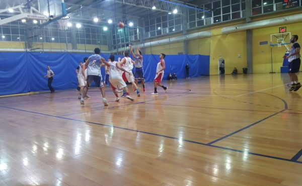 El equipo de básquet dio la nota al vencer al campeón UADE