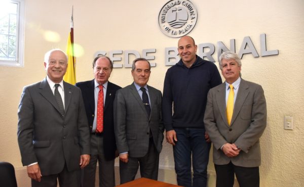 Firma de convenio entre la Sede Bernal y la Municipalidad de Quilmes