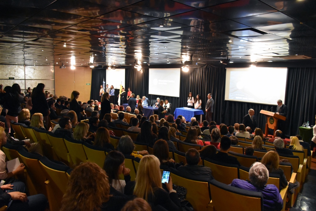 Acto de colación de la Facultad de Ciencias Económicas y Sociales