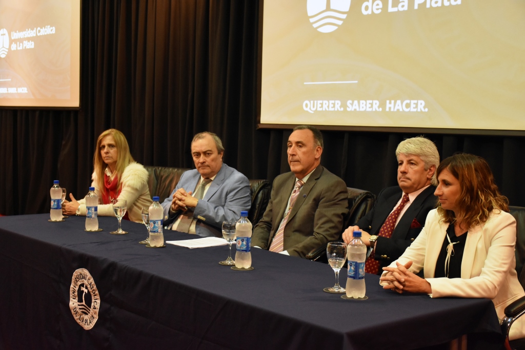 Acto de colación de la Facultad de Ciencias Económicas y Sociales