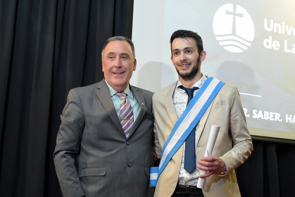 Acto de colación de la Facultad de Ciencias Económicas y Sociales