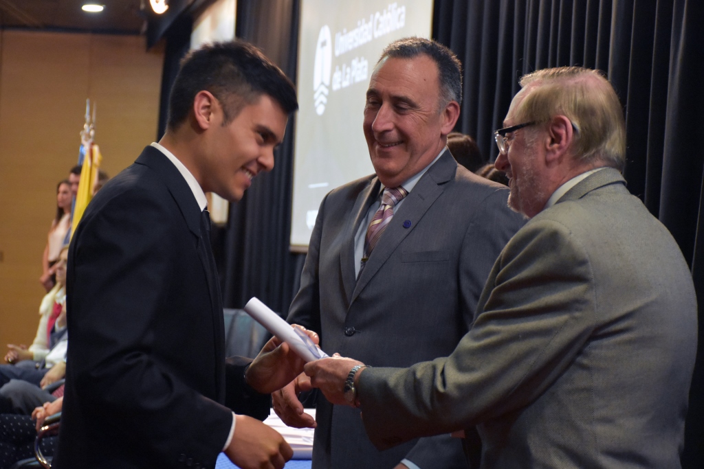 Acto de colación de la Facultad de Ciencias Económicas y Sociales