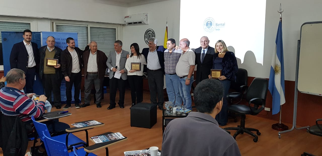 En Bernal se realizó la conferencia sobre Prevención laboral de adicciones