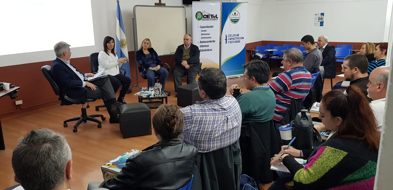 En Bernal se realizó la conferencia sobre Prevención laboral de adicciones