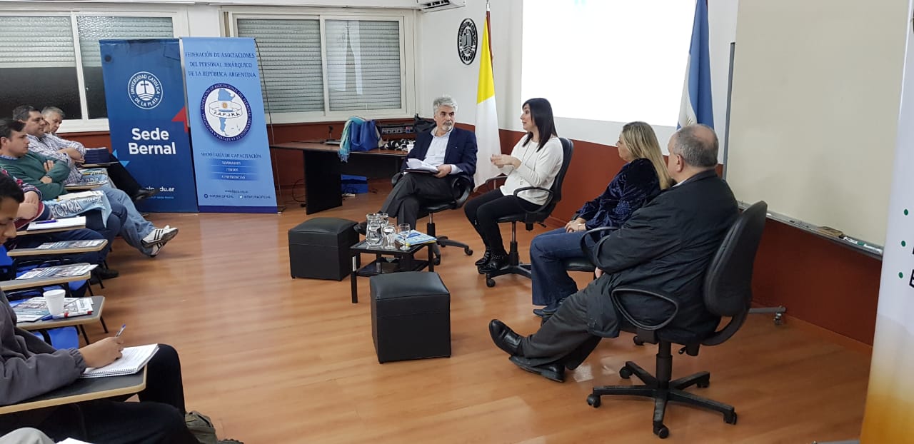En Bernal se realizó la conferencia sobre Prevención laboral de adicciones