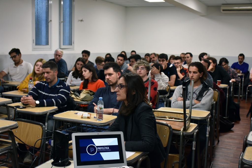 Se realizó la conferencia sobre “Reforma política del Estado”