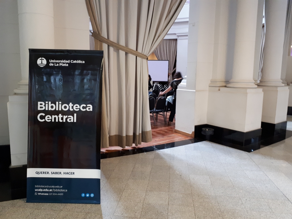 Bibliotecarios de la UCALP participaron en la Jornada Institucional del ISFDyT 8