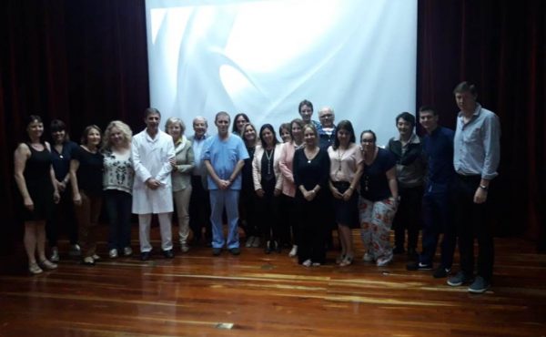 Conferencia en la Facultad de Odontología