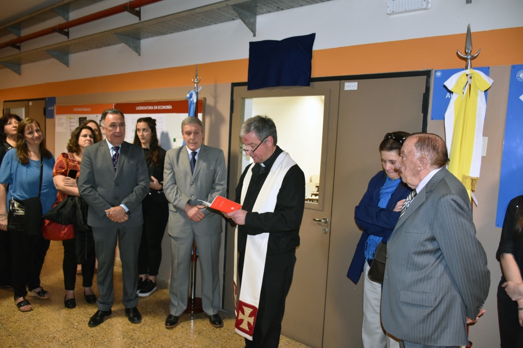 Reconocimiento a docentes de la Facultad de Ciencias Económicas y Sociales 