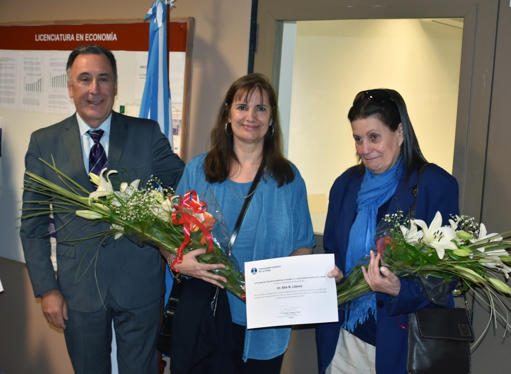 Reconocimiento a docentes de la Facultad de Ciencias Económicas y Sociales 