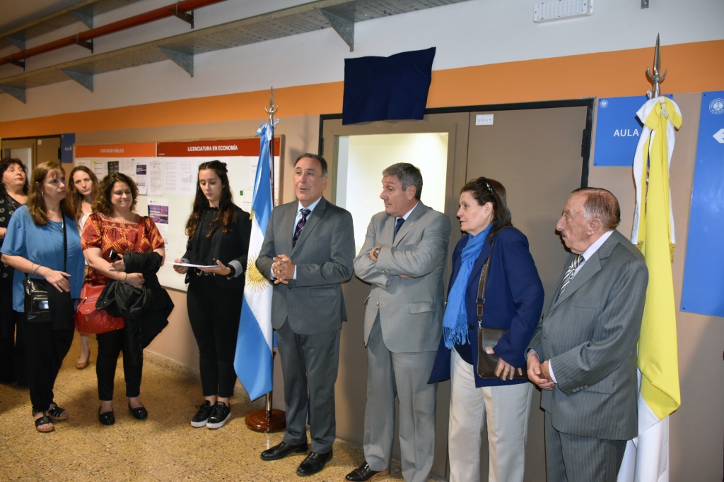 Reconocimiento a docentes de la Facultad de Ciencias Económicas y Sociales 